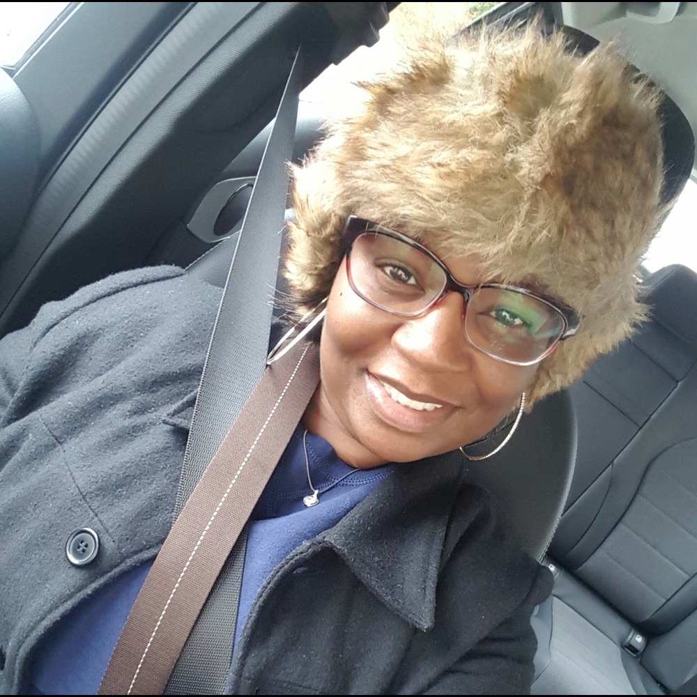 Meet your Posher, Cassandra